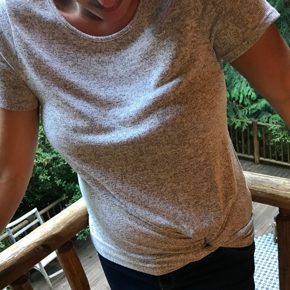 Caution to the Wind front tie short sleeve grey L